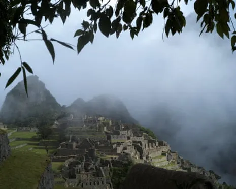 Rocks blocking Railway Lines Leave 900 Visitors at Peru's Historic Site